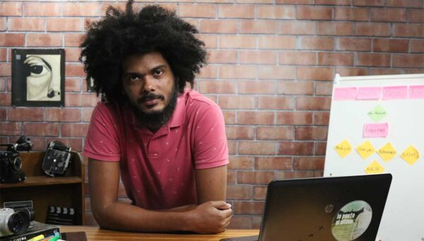 O MINUTO QUE FOI   DA IDEIA À EXIBIÇÃO  Com Yasser Socarrás González